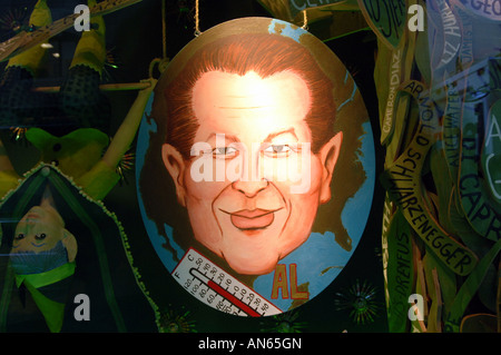 Une caricature d'Al Gore est suspendu dans les vitrines de Noël 2007 chez Barneys department store qui ont un thème écologique Banque D'Images