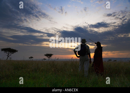 Tribu Masai sur le tourisme de l'ouest avec savanah, Masai Mara ...