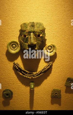 Masque funéraire de jade mayas et des ornements de Calakmul, Museo de Cultura Maya en Fuerte de San Miguel fort, Campeche, Mexique Banque D'Images