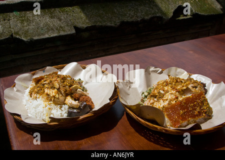 Babi Guling au Ibu Oka un populaire restaurant de porc Ubud Bali Indonésie Banque D'Images