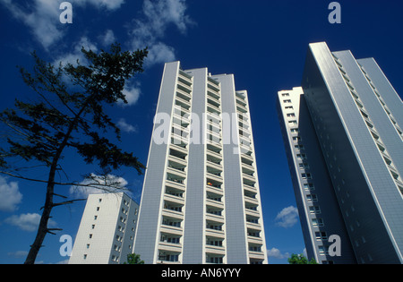 Berlin. Marzahn. Marzahner Promenade. Les bâtiments de grande hauteur. Banque D'Images