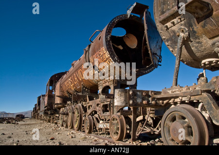 Des trains abandonnés à la périphérie d'Uyuni, Bolivie SW Banque D'Images