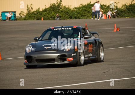 Sports Car Club of America autocross événement tenu au Hampton Mills dans le bois de ville Packwood Washington. Banque D'Images