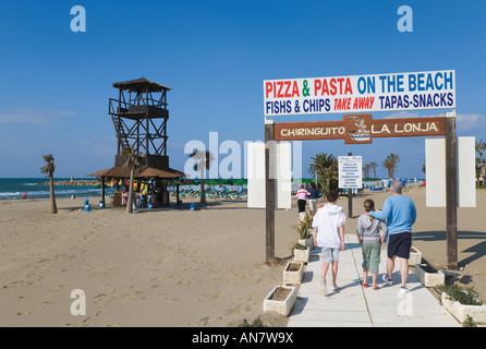 Près de Marbella Costa del Sol Malaga Province Espagne Playa Artola à côté de Puerto Cabopino Banque D'Images