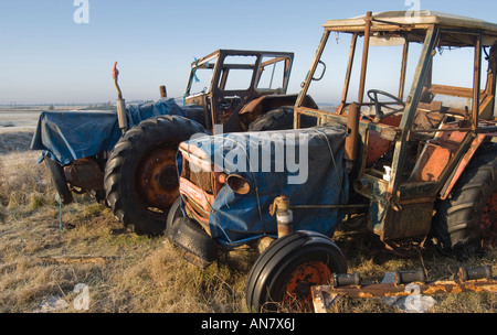 Vieux tracteurs non utilisés Banque D'Images