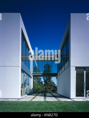 Oshry, Résidence Bel Air, en Californie. Passerelle montrant l'extérieur. Architecte : SPF Architects Banque D'Images