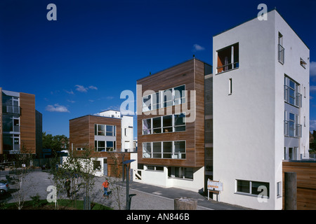 Investissement pour l'avenir, Glasgow, Ecosse. Bloc de plusieurs étages en béton et façades en bois. Architecte : RMJM Banque D'Images