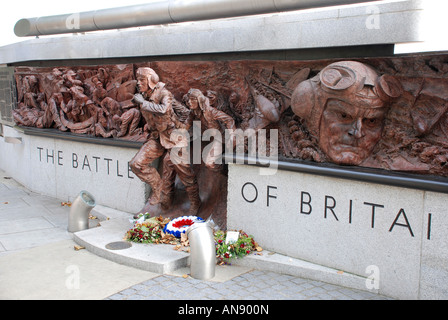 Battle of Britain Memorial statue, Londres Banque D'Images