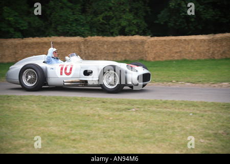 Goodwood FOS 2006 motor sport racing legend auto voiture de course de vitesse historique festival Sir Stirling Moss Mercedes Benz M Banque D'Images