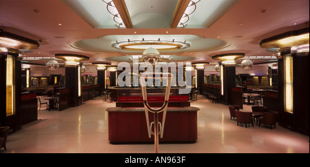 Restaurant Titanic, Piccadilly, Londres. Ancien restaurant Marco Pierre White. L'intérieur. Banque D'Images