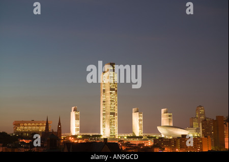 La tombée de la skyline de Albany capitale de New York Empire State Plaza Les immeubles de bureaux et de l'Œuf Banque D'Images