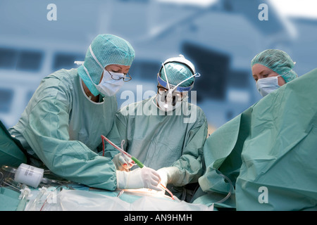 L'exécution de l'équipe de chirurgie de dérivation Banque D'Images