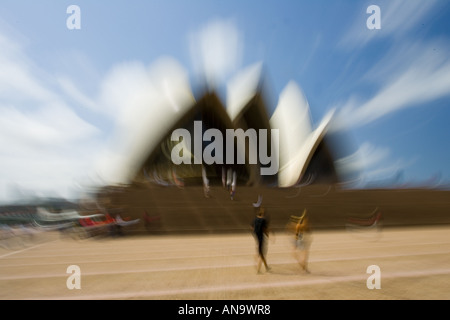 Les touristes à l'Opéra de Sydney, Nouvelle Galles du Sud en Australie Banque D'Images