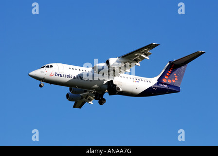 Brussels Airlines avions AVRO RJ100 près de l'Aéroport International de Birmingham, England, UK Banque D'Images