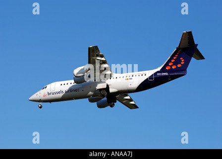 Brussels Airlines avions AVRO RJ100 près de l'Aéroport International de Birmingham, England, UK Banque D'Images