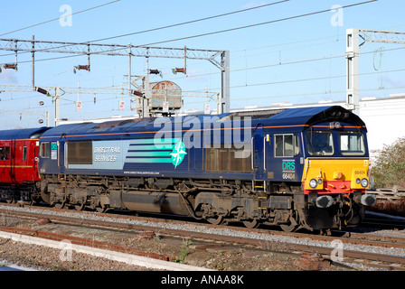 Classe 66 Services ferroviaire direct à la locomotive diesel Rugby, England, UK Banque D'Images