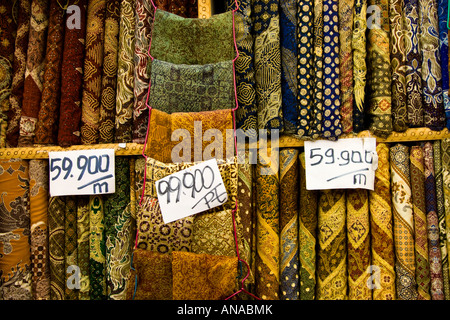 Tissu batik et magasin de vêtements de Yogyakarta Indonésie Java Banque D'Images