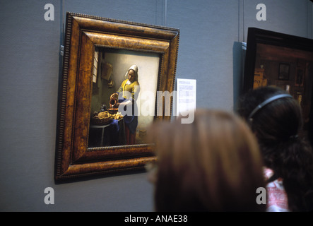 La Milkmaid de Johannes Vermeer dans le Rijksmuseum à Amsterdam, aux pays-Bas Banque D'Images