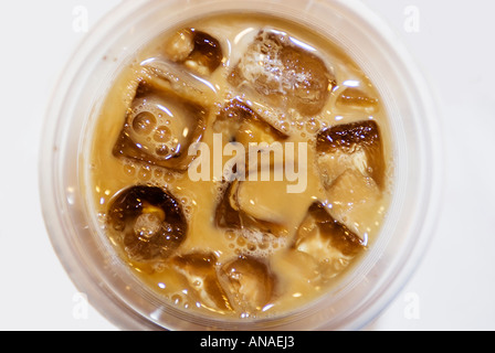 Voir Café glacé de verre au-dessus de la coupe Banque D'Images