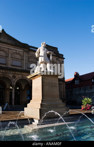 Statue de William Etty RA peintre anglais 1787 1849 à la galerie d'art en exposition Square York Yorkshire Angleterre Banque D'Images