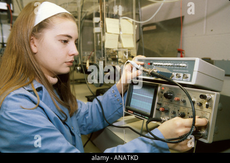 New Jersey,Université Rutgers,campus,étudiants éducation élève jeunesse,chercheur,laboratoire de neuroscience du comportement,oscilloscope,adulte femme wom Banque D'Images