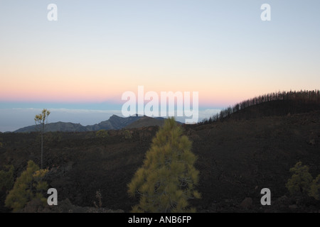 Vue sur Erjos et falaises de Los Gigantes à l'aube de la Las Canadas del Teide National Park Tenerife Espagne Banque D'Images