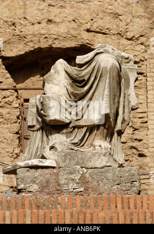 Le Temple d'Antonin et Faustine, Forum Romain, Rome, Italie Banque D'Images