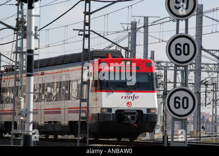 Les unités électriques de trains de banlieue Renfe série, en Espagne, en Europe. Zone de service de banlieue. Cercanias Banque D'Images