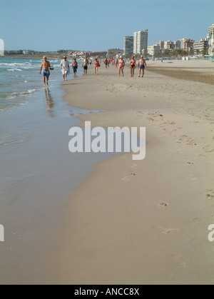 Afficher le long de plage de San Juan Playa vers Alicante, Communauté Valencienne, Espagne Banque D'Images