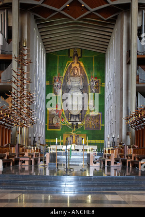 Intérieur de la cathédrale de Coventry, la nouvelle cathédrale St Michaels, Coventry, Angleterre, RU Banque D'Images