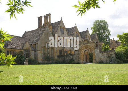 Manoir Stanway construit en 1630 dans l'architecture d'époque de style jacobéen Guiting pierre jaune Stanton Cotswolds UK Banque D'Images