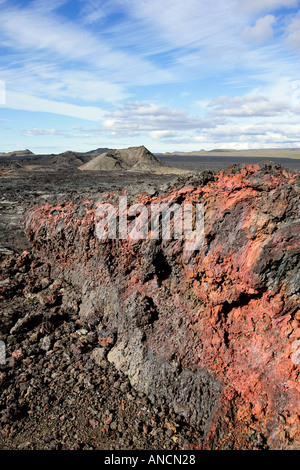 Scories riches en fer Leirhnjùkuri Rock Cirrus Islande près du lac Myvatn Banque D'Images