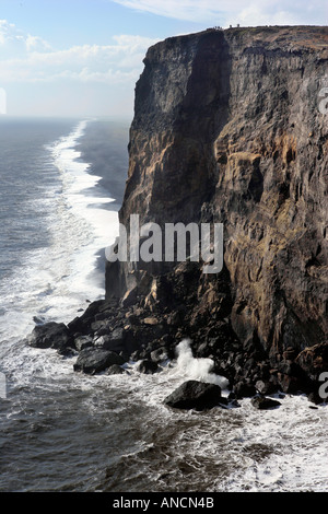 Falaises basaltiques Islande Dyrholaey Banque D'Images