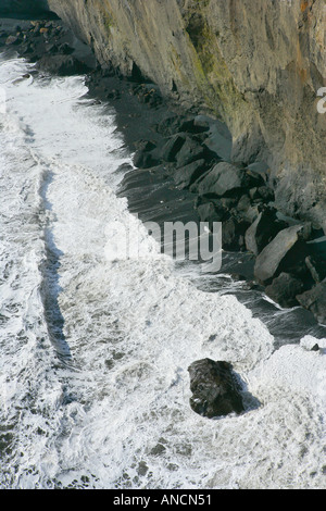 Falaises basaltiques Islande Dyrholaey Banque D'Images