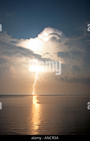 Orage sur la mer Méditerranée. L'île de Corfou, Grèce. Banque D'Images