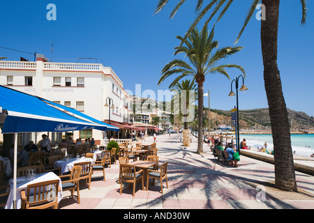 Restaurant sur la promenade près du centre de la station, Javea, Costa Blanca, Espagne Banque D'Images