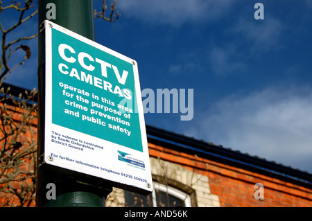 Signe de caméra de vidéosurveillance, Henley-on-Thames, Oxfordshire Banque D'Images