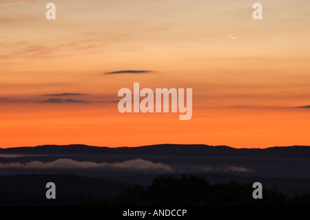 Le lever du soleil sur les collines dans le centre-nord du Massachusetts, États-Unis Banque D'Images