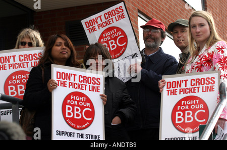 22 mai 2004 24h grève BBC Nottingham Victoria Norris Sonel Patel Catherine Powell Eric Simpson Rob Watling Amy Roberts Banque D'Images