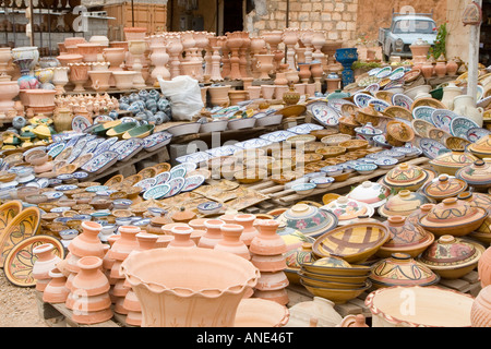 Gharyan, Djebel Nefusa, la Libye. Marché de poterie, céramique, pots, Vases Banque D'Images