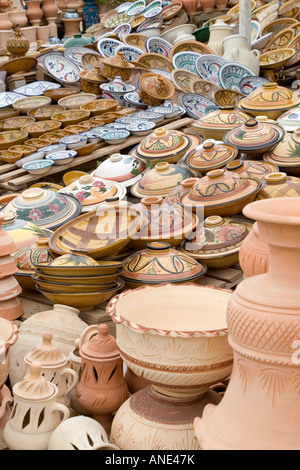 Gharyan, Djebel Nefusa, la Libye. Marché de poterie, céramique, pots, Vases Banque D'Images