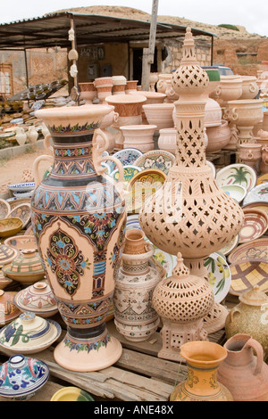 Gharyan, Djebel Nefusa, la Libye. Marché de poterie, céramique, pots, Vases Banque D'Images