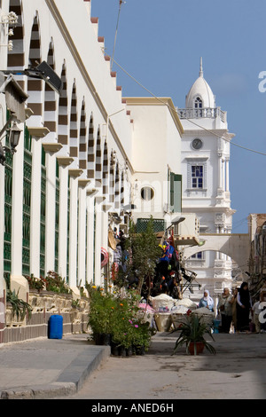 Tripoli (Libye). Tour de l'horloge ottomane turque, 19e siècle, la Mosquée de Karamanli sur gauche, Médina de Tripoli Banque D'Images