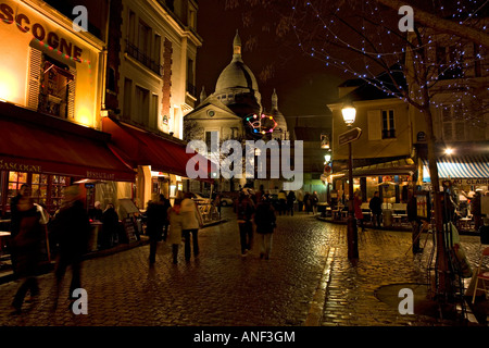 Nuit à la Place du Tertre et du Sacré Coeur Église de Montmartre - Paris France Banque D'Images