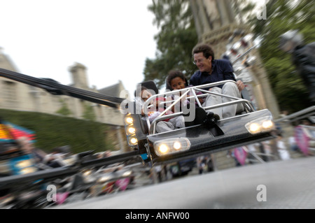 Profitant de la Twister à St Giles juste à Oxford Banque D'Images