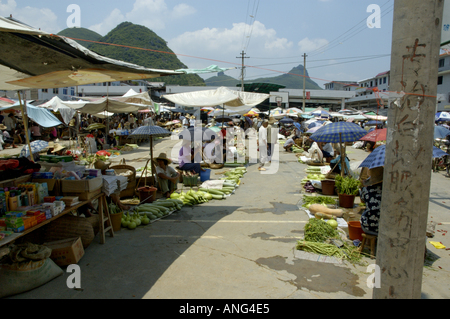 Fuli Village près de Yangshuo, Guangxi, Chine - Cale Au marché hebdomadaire de la ville Fuli Banque D'Images