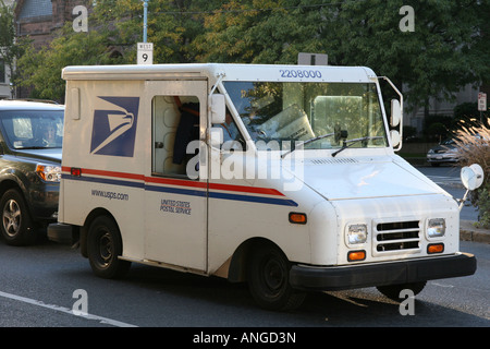 United States Postal Service Camion de livraison électrique Northampton Massachusetts États-Unis États-Unis d'Amérique Banque D'Images