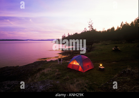 Camping au point Ruckle sur Salt Spring Island, British Columbia, Canada. Banque D'Images