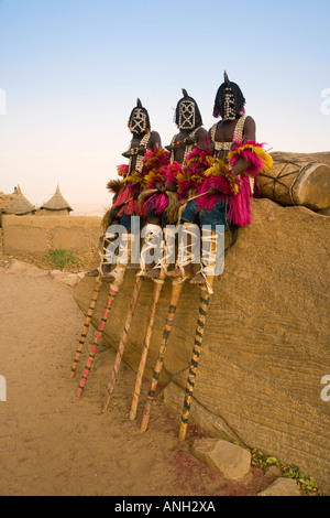Cérémonial masqué danseurs Dogon, Sangha, pays dogon, Mali Banque D'Images