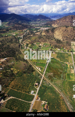 Vue aérienne de Summerland dans le sud de l'Okanagan Valley, British Columbia, Canada. Banque D'Images